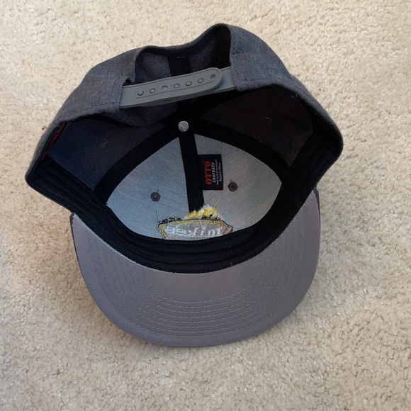 Mike’s Harder Grey Flat Brim Hat - Picture 2 of 2